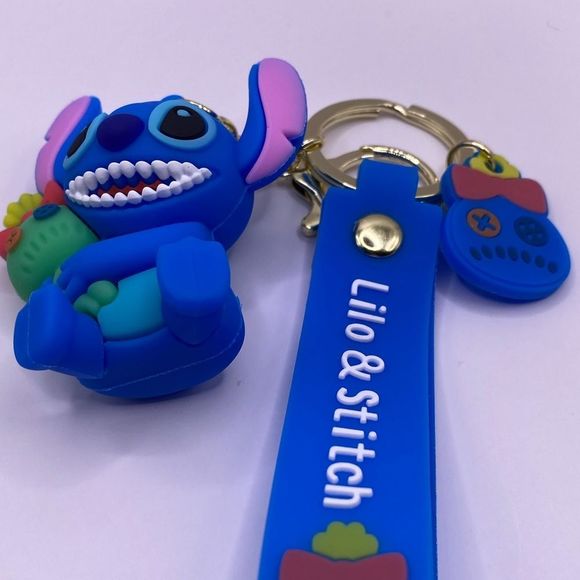 💙 Lilo & Stitch Blue Keychain Disney - Picture 5 of 6
